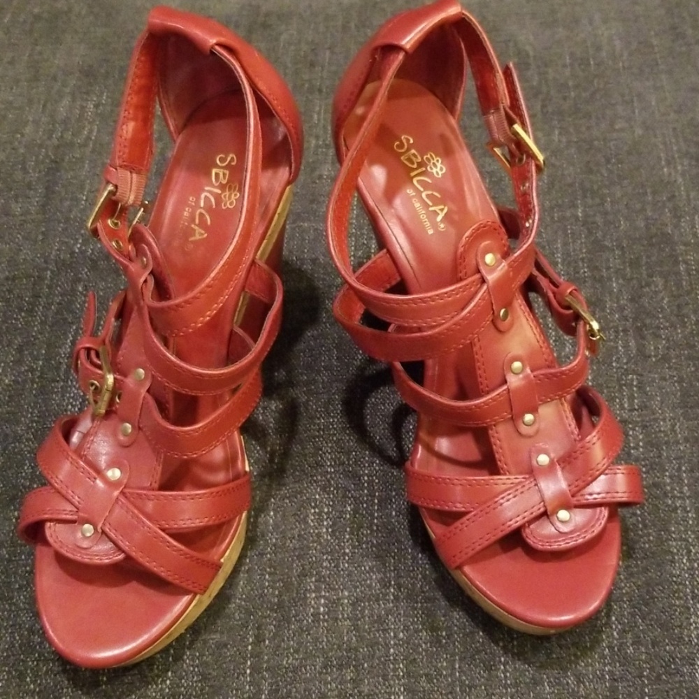 Like New Red Wedges
